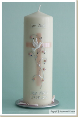 Kerze Noemi, lachsfarben, silber, Best.Nr. 147 20x7cm Preis 39,-€ Kerze Noemi, lachsfarben, silber, Best.Nr. 147 20x7cm Preis 39,-€
